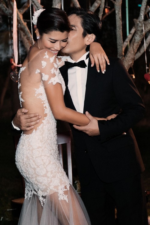 Trang Lạ gợi cảm bên chồng Việt kiều trong hôn lễ ở biệt thự ảnh 7