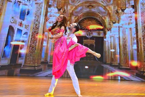 Mê mẩn 'cô dâu 8 tuổi' Jennifer Phạm eo thon, múa bụng nóng bỏng ảnh 3