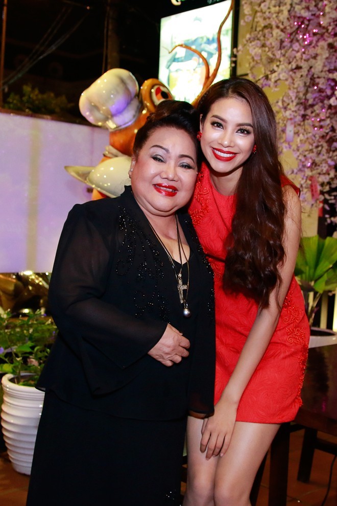 Đằng sau mối quan hệ của Phạm Hương với NS Ngọc Giàu và Hoài Linh ảnh 2