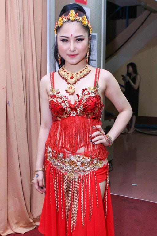 Hương Tràm e ấp bên 'tình cũ' Bùi Anh Tuấn trong đêm CK The Remix ảnh 5