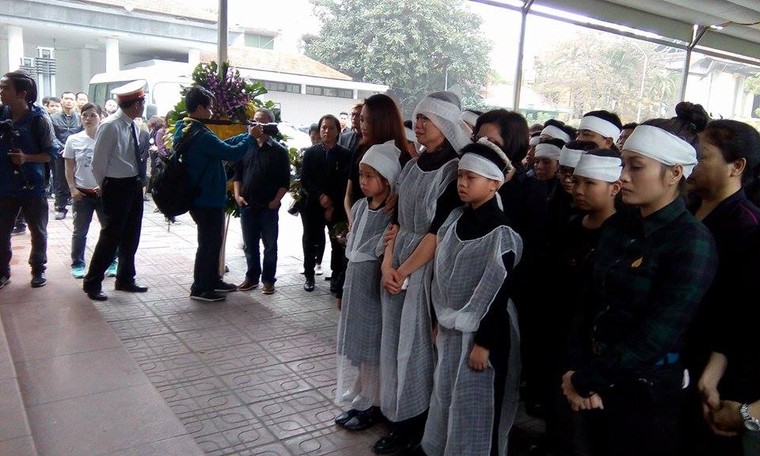 Toàn cảnh tang lễ Trần Lập - Ấm áp yêu thương hòa trong nước mắt ảnh 23