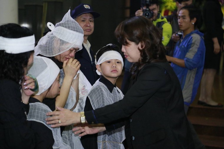 Toàn cảnh tang lễ Trần Lập - Ấm áp yêu thương hòa trong nước mắt ảnh 18