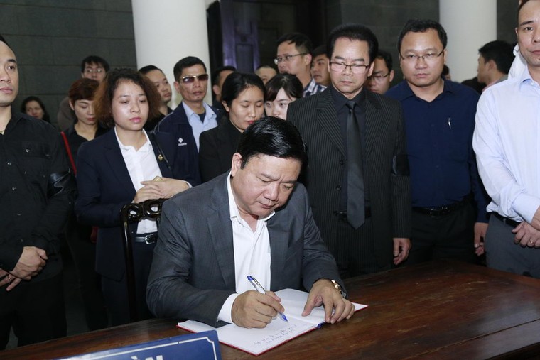 Toàn cảnh tang lễ Trần Lập - Ấm áp yêu thương hòa trong nước mắt ảnh 16