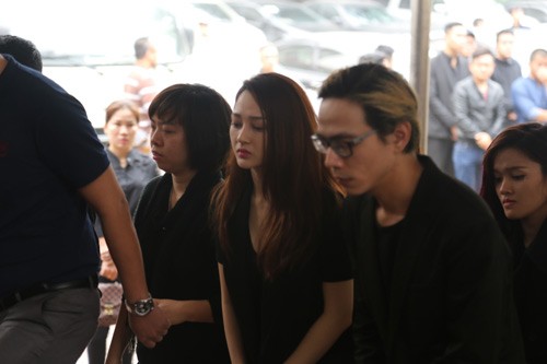 Nghệ sĩ Việt bật khóc.. nén đau thương trong tang lễ Trần Lập ảnh 8