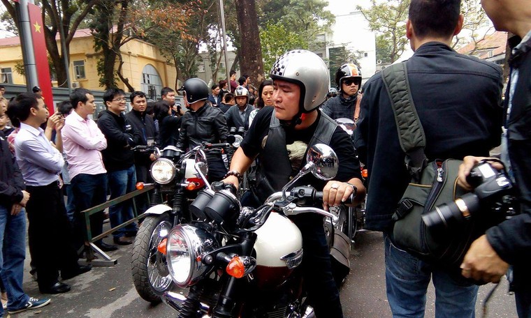 Dàn xe motor phân khối lớn đưa tiễn Trần Lập về đất mẹ ảnh 3