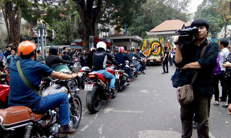 Dàn xe motor phân khối lớn đưa tiễn Trần Lập về đất mẹ ảnh 1