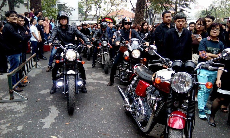 Dàn xe motor phân khối lớn đưa tiễn Trần Lập về đất mẹ ảnh 6