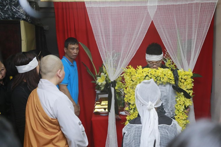 Toàn cảnh tang lễ Trần Lập - Ấm áp yêu thương hòa trong nước mắt ảnh 6