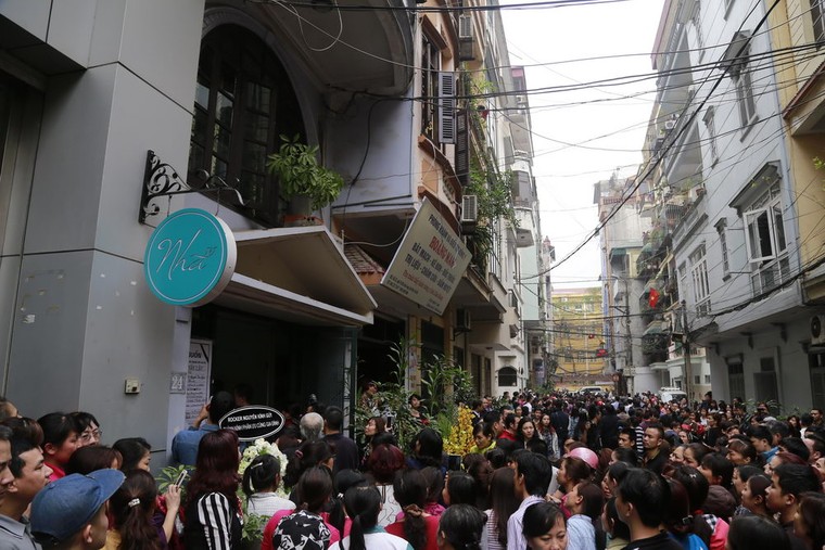 Những hình ảnh tiễn biệt nghẹn ngào ở tang lễ Trần Lập ảnh 16