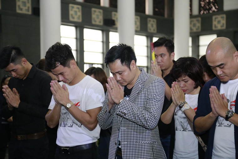 Những hình ảnh tiễn biệt nghẹn ngào ở tang lễ Trần Lập ảnh 7