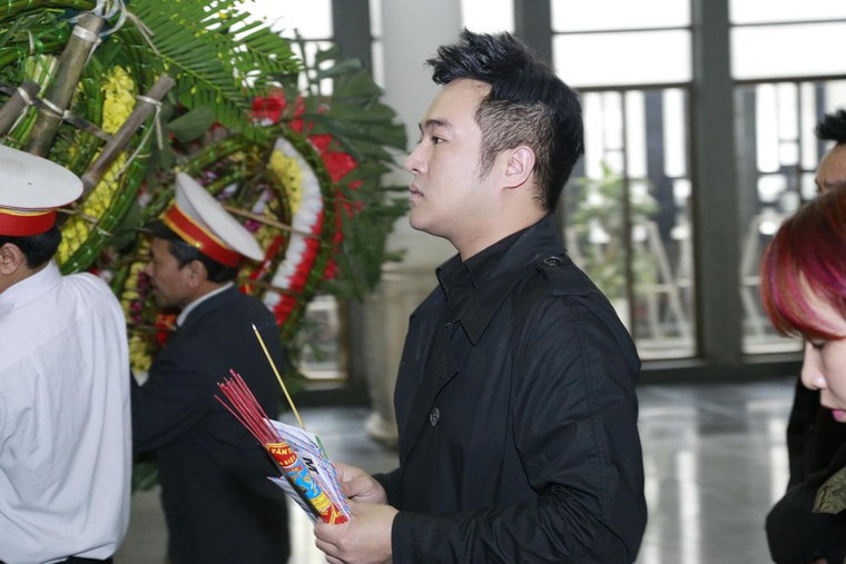 Những hình ảnh tiễn biệt nghẹn ngào ở tang lễ Trần Lập ảnh 5