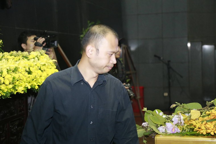 Những hình ảnh tiễn biệt nghẹn ngào ở tang lễ Trần Lập ảnh 4