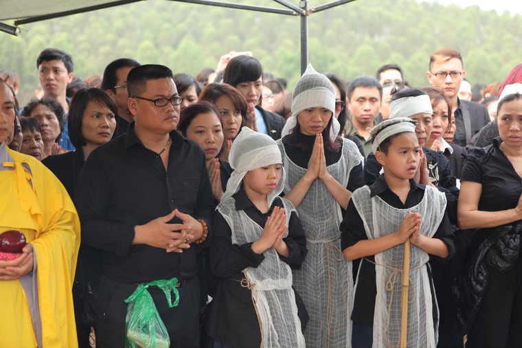 Toàn cảnh tang lễ Trần Lập - Ấm áp yêu thương hòa trong nước mắt ảnh 1