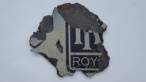 Mảnh vỡ ở Mozambique gần như chắc chắn là của MH370 ảnh 1