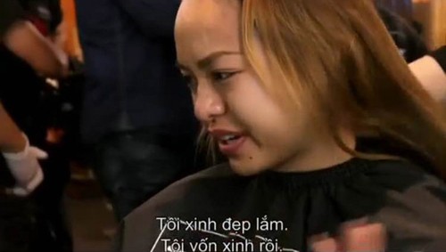 Quỳnh Mai khóc nức nở vì bị cắt tóc ở Asia's Next Top ảnh 3