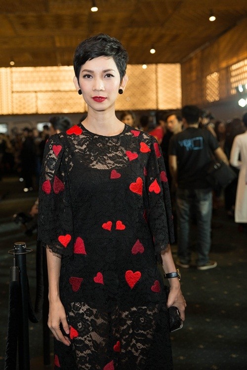 Phạm Hương, Đặng Thu Thảo mỗi người mộ vẻ khoe sắc trên thảm đỏ ảnh 6