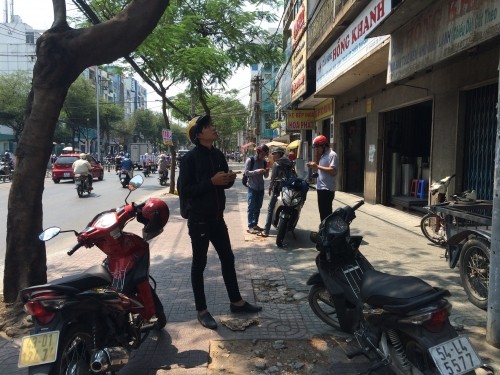 Phát hiện vật thể nghi là 'bom' trên đường phố Sài Gòn ảnh 2