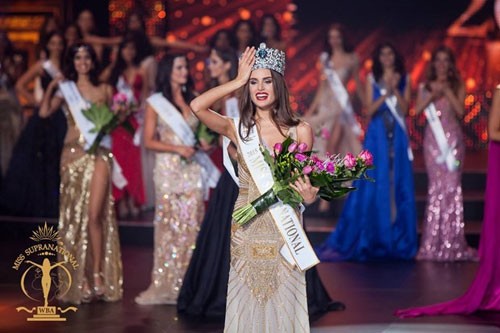 Ngắm nhan sắc mỹ nhân đăng quang Hoa hậu của các Hoa hậu ảnh 5