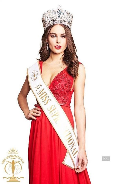 Ngắm nhan sắc mỹ nhân đăng quang Hoa hậu của các Hoa hậu ảnh 9