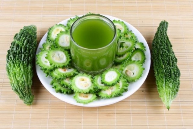 Bài thuốc dân gian trị ho, viêm họng hiệu quả từ mướp đắng ảnh 1