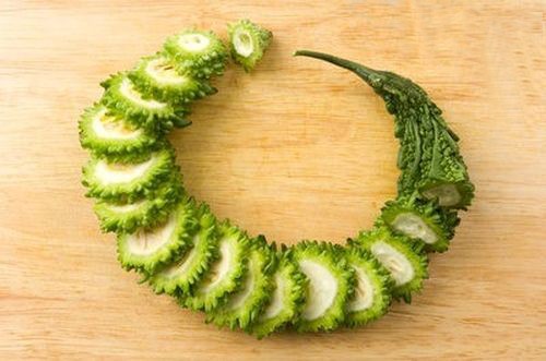 Bài thuốc dân gian trị ho, viêm họng hiệu quả từ mướp đắng ảnh 2