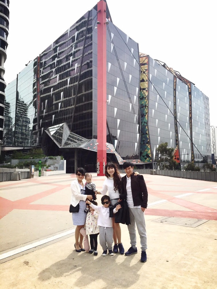 Lý Hải - Minh Hà cùng các con du lịch khám phá xứ sở chuột túi ảnh 4