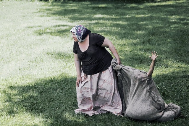 Loạt ảnh cảnh báo cha mẹ về sai lầm trong cách dạy con ảnh 9