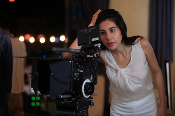 Giữa bão tình ái showbiz, Thủy Tiên lấy Công Vinh thu hút dư luận ảnh 3