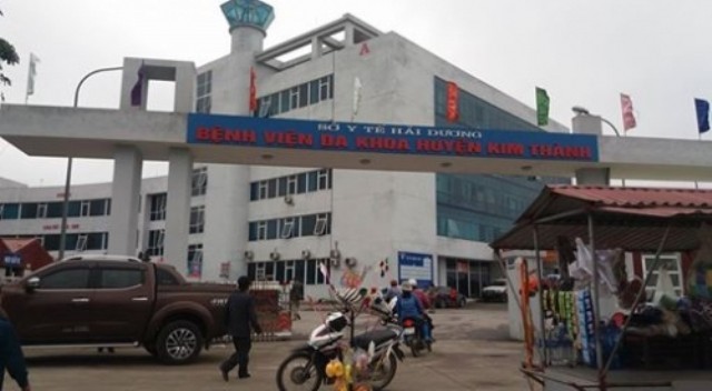 'Nghịch điện thoại' bắt bệnh nhân chờ, điều dưỡng bị kỷ luật ảnh 2