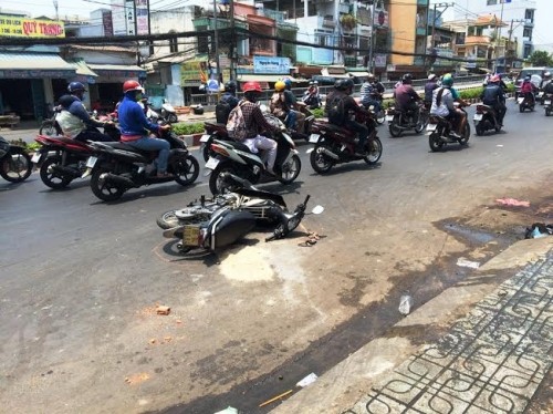 Vụ 2 nữ sinh bị tạt axit: Nạn nhân bỏng 75% mặt, mù 1 mắt ảnh 2