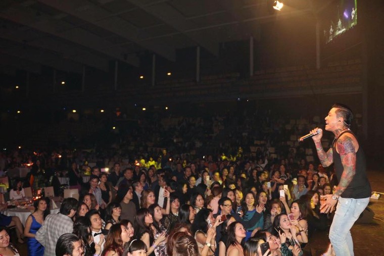 Tuấn Hưng 'hốt bạc khủng' mặc Thu Phương và Duy Mạnh 'xù lông' ảnh 1