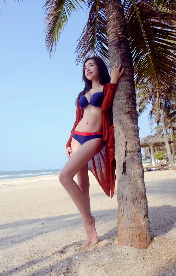 'Đáp trả' dư luận, Elly Trần khoe body chuẩn với bikini ảnh 5