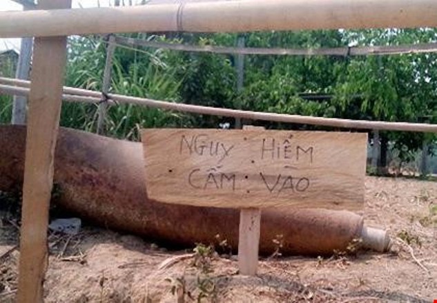 Phát hiện bom khủng 250kg còn nguyên ngòi nổ ở khu dân cư ảnh 1