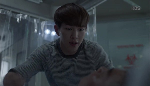 Hậu Duệ Mặt Trời T11: Song Joong Ki bỏ quân phục vì Song Hye Kyo ảnh 13