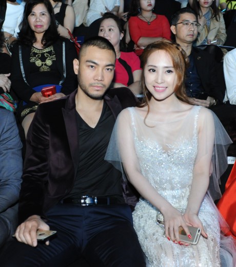 'Bà trùm' Trương Ngọc Ánh quyến rũ với đầm lệch vai xuyên thấu ảnh 4