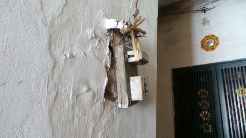 Cận cảnh nhà nứt dọa sập uy hiếp người dân ở khu đắt đỏ Hà Nội ảnh 9