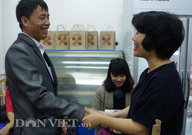 Hỏng đầm tôm, ông Đoàn Văn Vươn tiếp thị vịt sạch ở Thủ đô ảnh 4