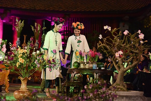 Hoa hậu Ngọc Hân trình diễn áo dài cùng người khuyết tật ảnh 26