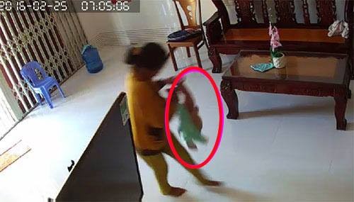 Bắt đầu điều tra vụ bảo mẫu bạo hành bé 8 tháng tuổi ảnh 1