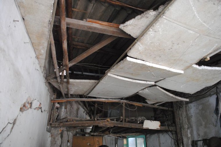 Nhà sắp sập không được sửa, nữ sinh cầu cứu Chủ tịch Hà Nội ảnh 2