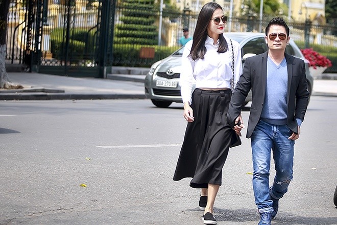 Bằng Kiều ôm eo Dương Mỹ Linh dạo phố thu hút 'vạn ánh mắt' ảnh 2