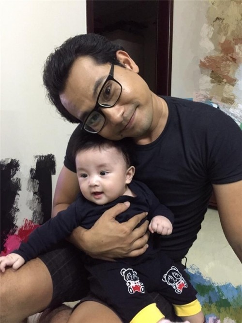 Top 5 ‘ông bố bỉm sữa’ của showbiz khiến chị em phụ nữ mê mẩn ảnh 13