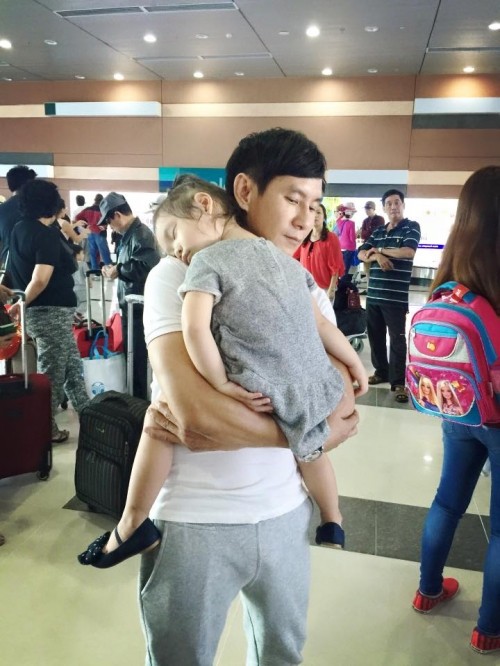 Top 5 ‘ông bố bỉm sữa’ của showbiz khiến chị em phụ nữ mê mẩn ảnh 9