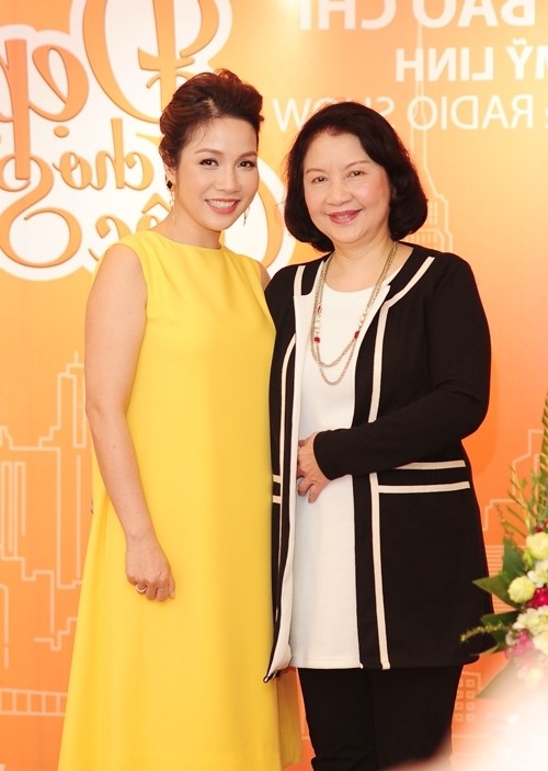 Những bà mẹ chồng xinh đẹp, quyền lực bậc nhất của mỹ nhân Việt ảnh 1