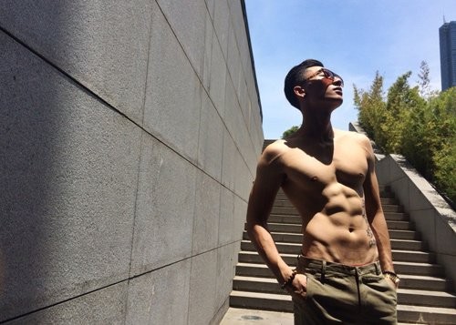 'Bộ tứ nam thần' làng mẫu Việt và kế hoạch 8/3 bên người yêu dấu ảnh 8