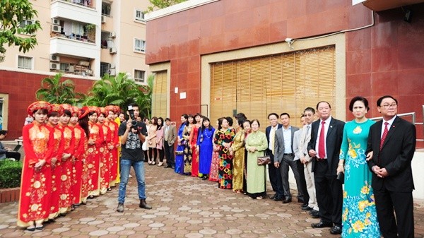 Chồng Á hậu Ngô Trà My đưa dàn siêu xe và Limousine đến hỏi vợ ảnh 5