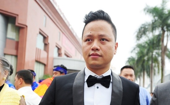 Chồng Á hậu Ngô Trà My đưa dàn siêu xe và Limousine đến hỏi vợ ảnh 4