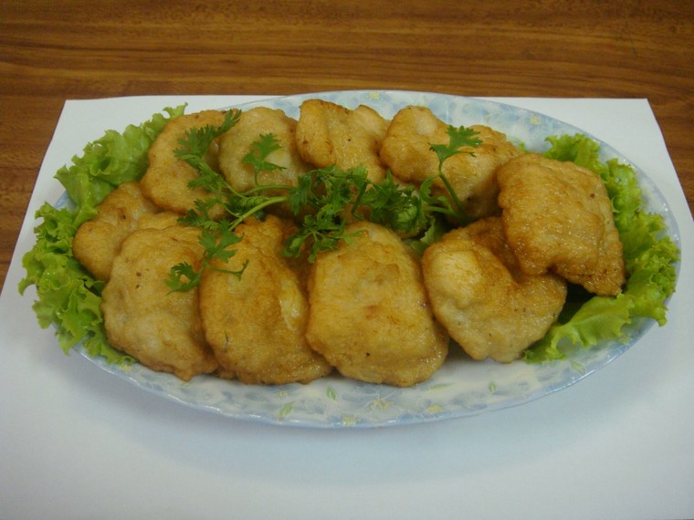 ‘Chảy nước miếng’ với đặc sản chả mực giã tay Hạ Long ảnh 2