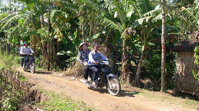 Chùm ảnh nữ Chủ tịch Quốc hội thăm nạn nhân sập cầu Cần Thơ ảnh 1