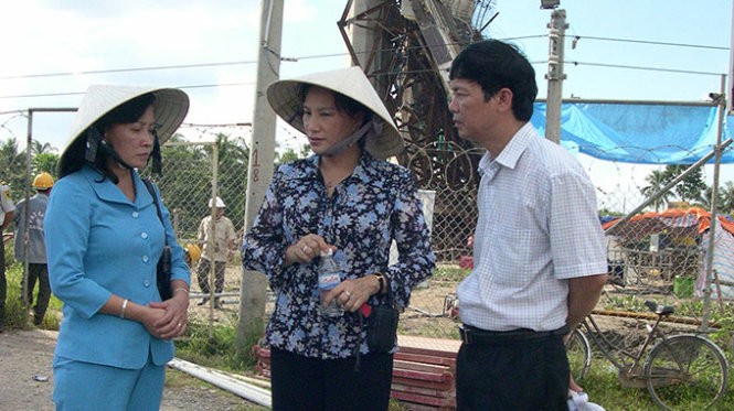 Chùm ảnh nữ Chủ tịch Quốc hội thăm nạn nhân sập cầu Cần Thơ ảnh 5